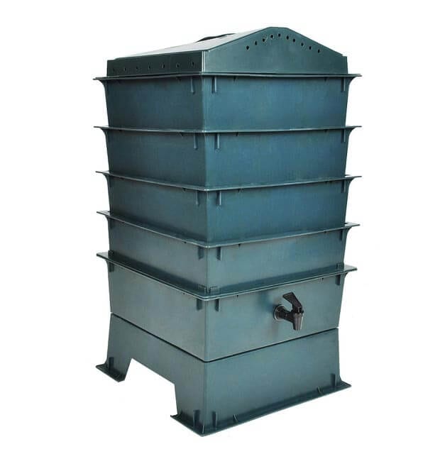 Le vermicomposteur est une boîte à vers permettant de faire un compost de qualité