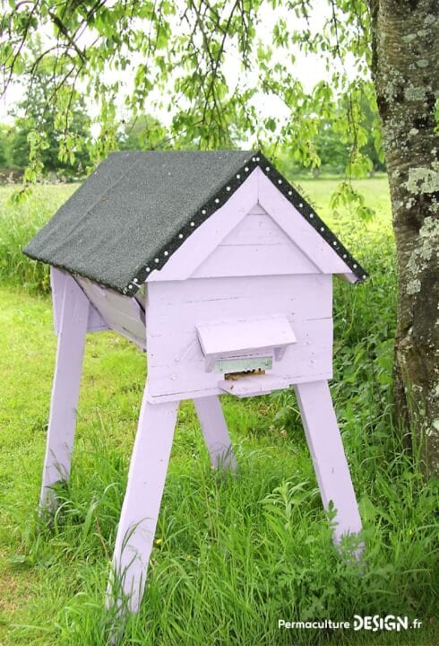 Explications et plans de Pierre Javaudin, expert en apiculture naturelle, pour la fabrication d’une ruche horizontale en palettes et matériaux de récupération, recyclés.